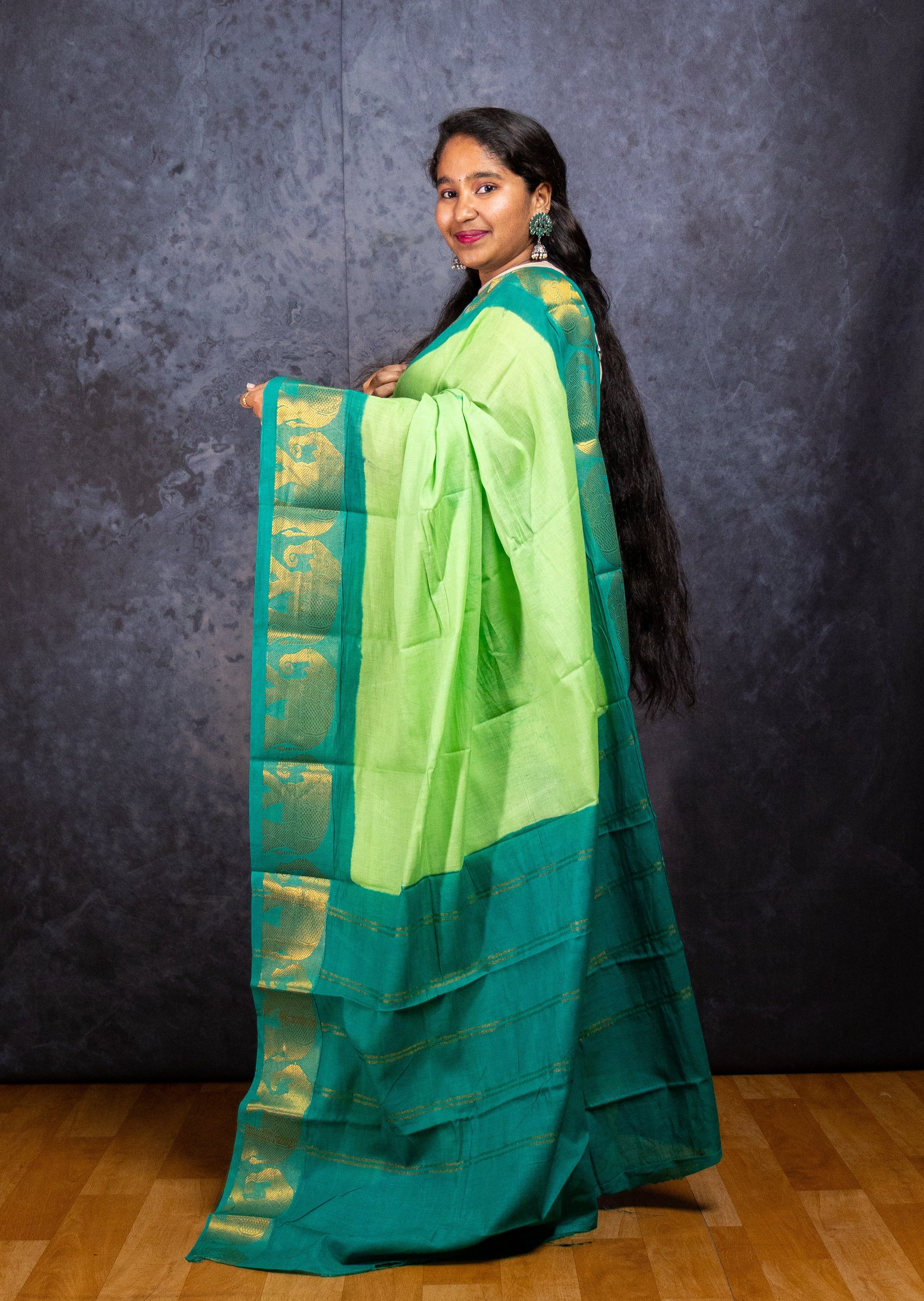 Pista Green Sungudi Cotton Saree