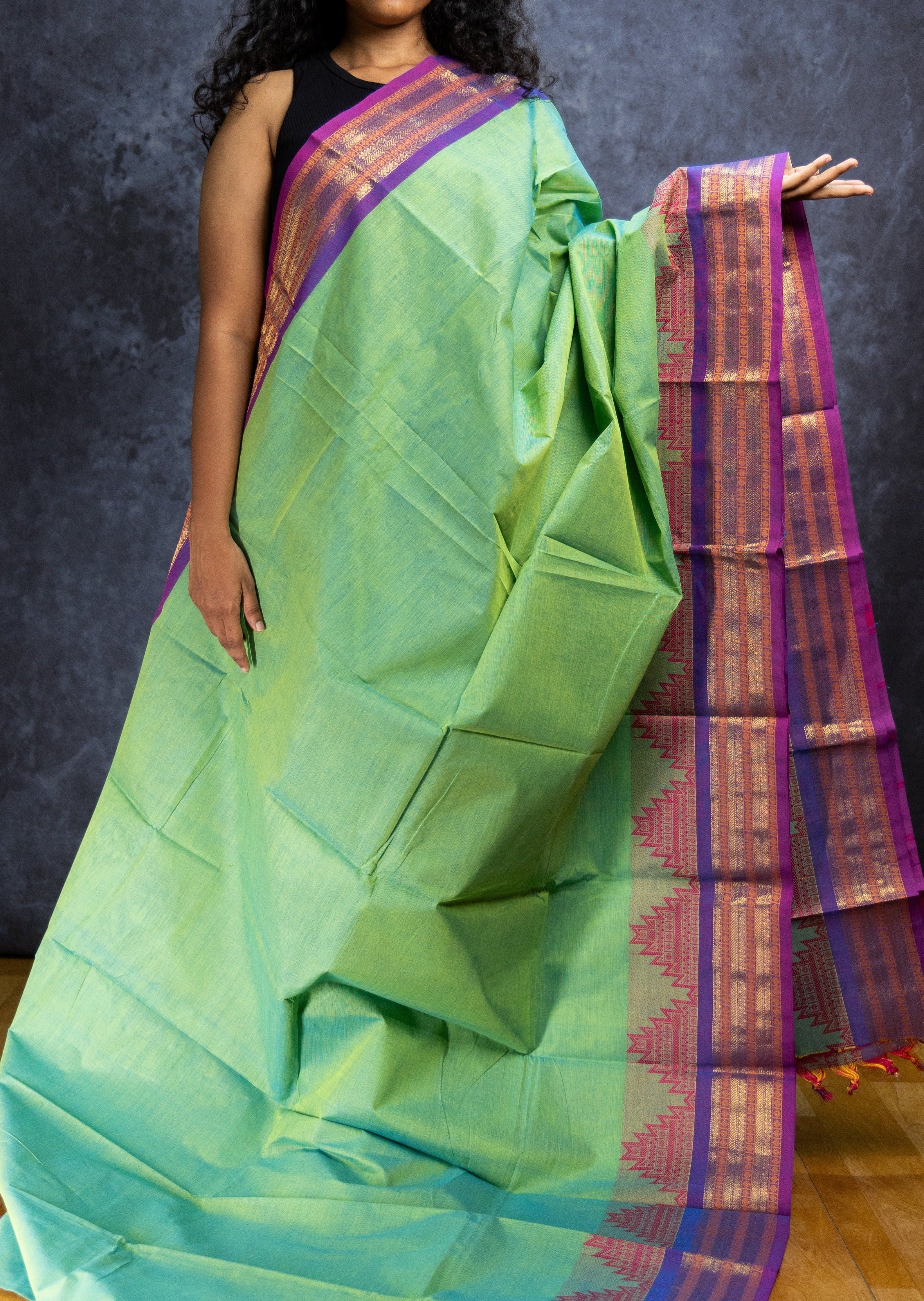 Parrot Green Thazhampoo Chettinadu Cotton Saree