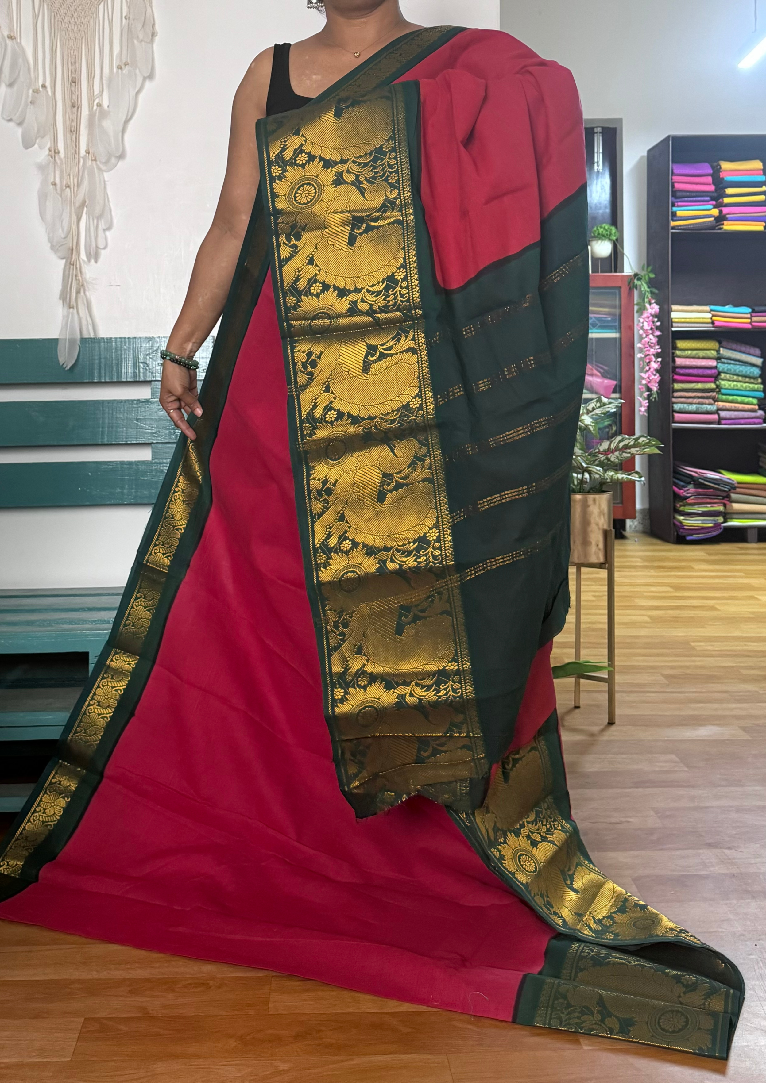 Red and Green Big Border Sungudi Cotton Saree