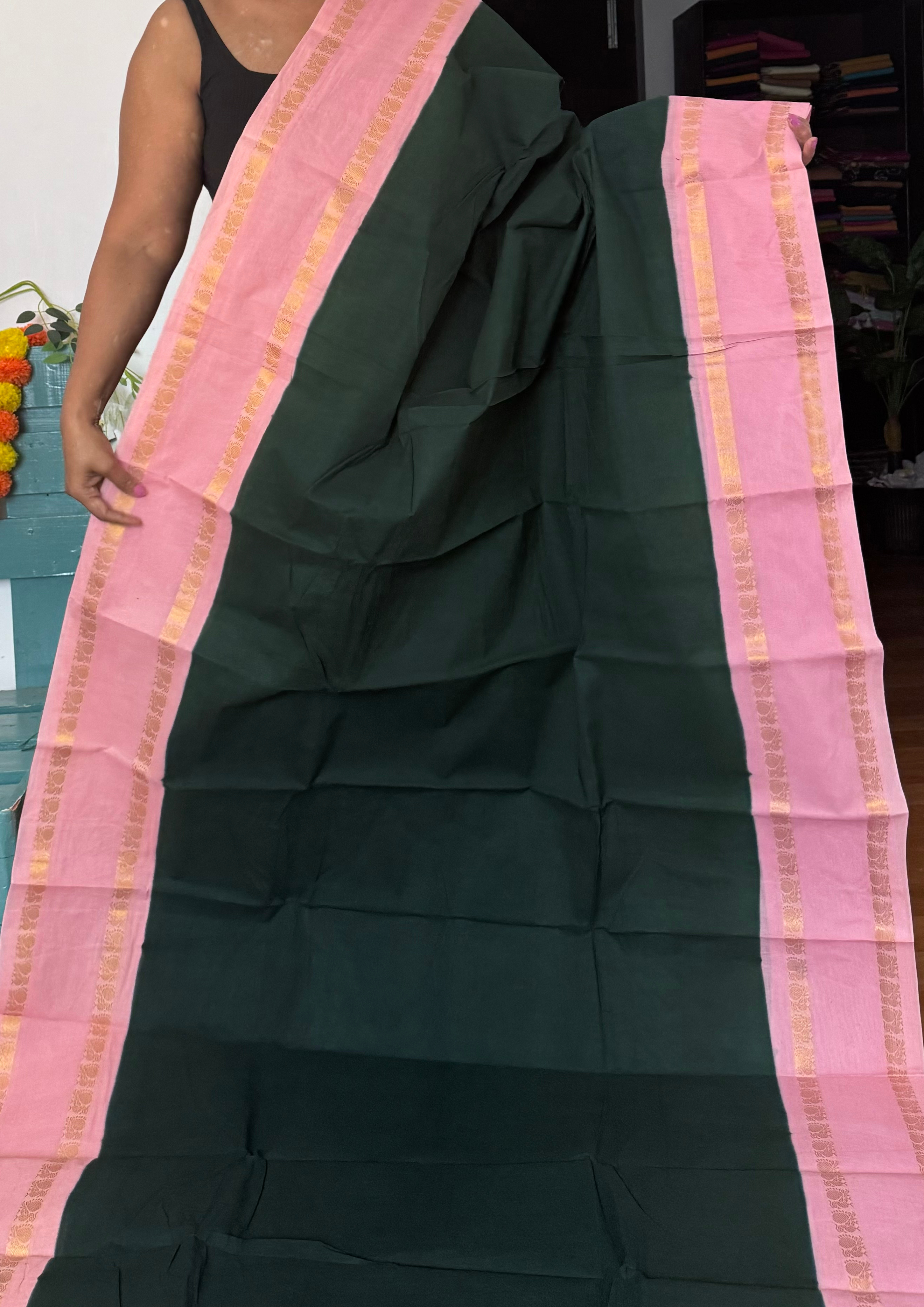 Green and Pink Sungudi Cotton Saree with Retta Pettu Border