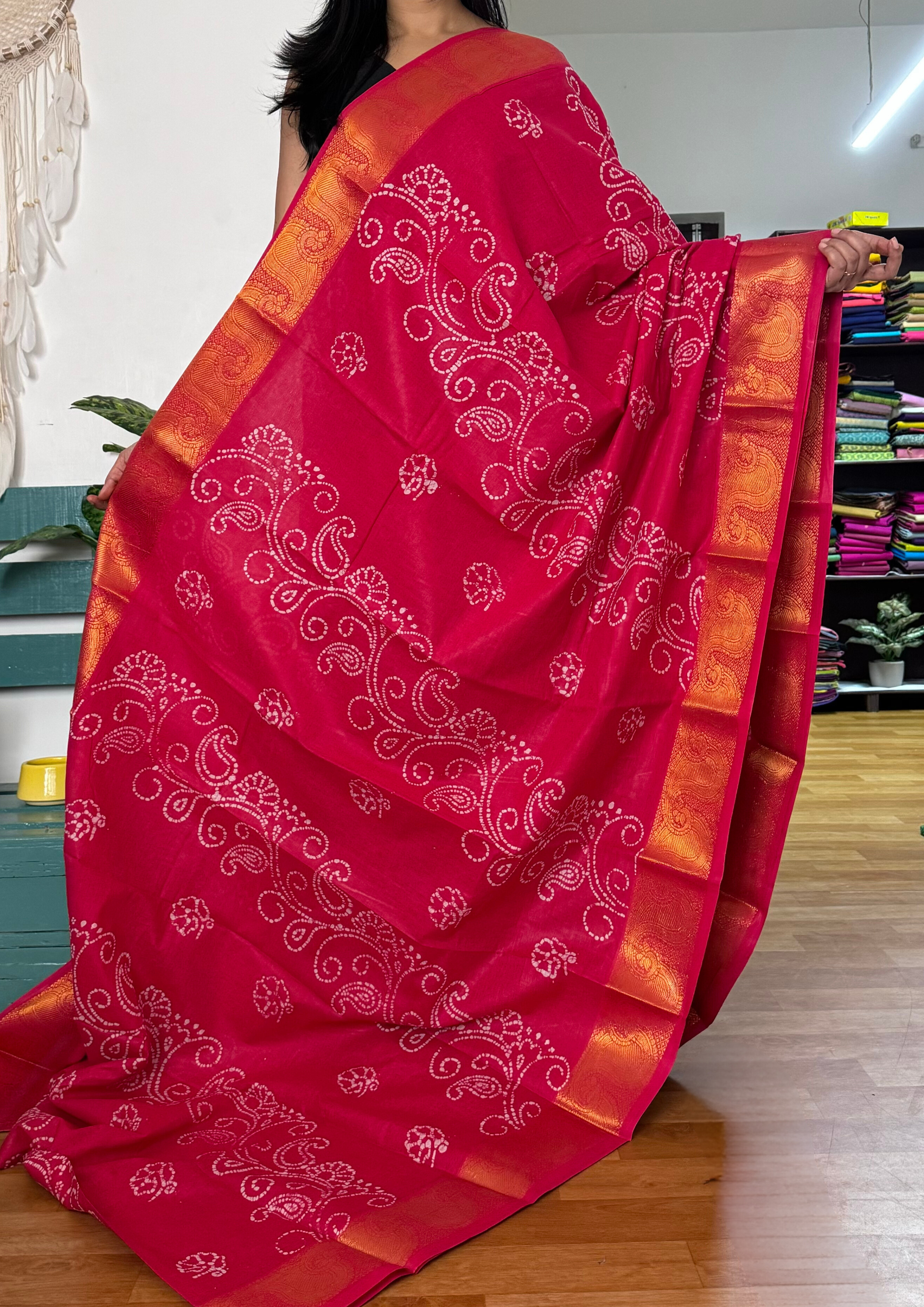 Pinkish Red Printed Sungudi Cotton Saree