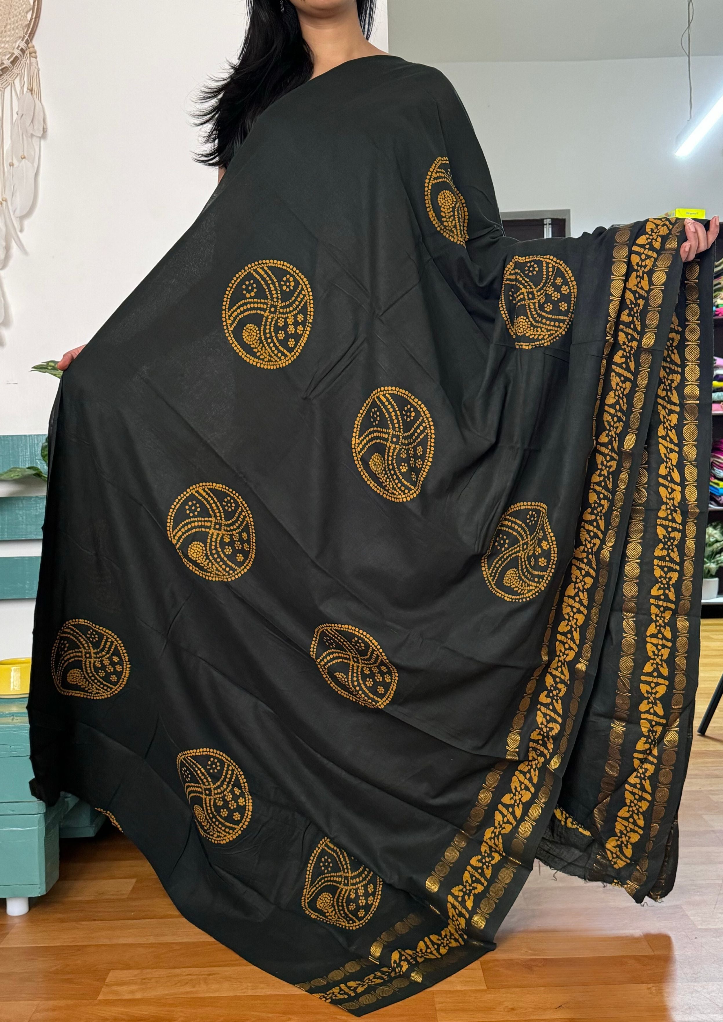 Dark Olive Green and Yellow Sungudi Cotton Saree