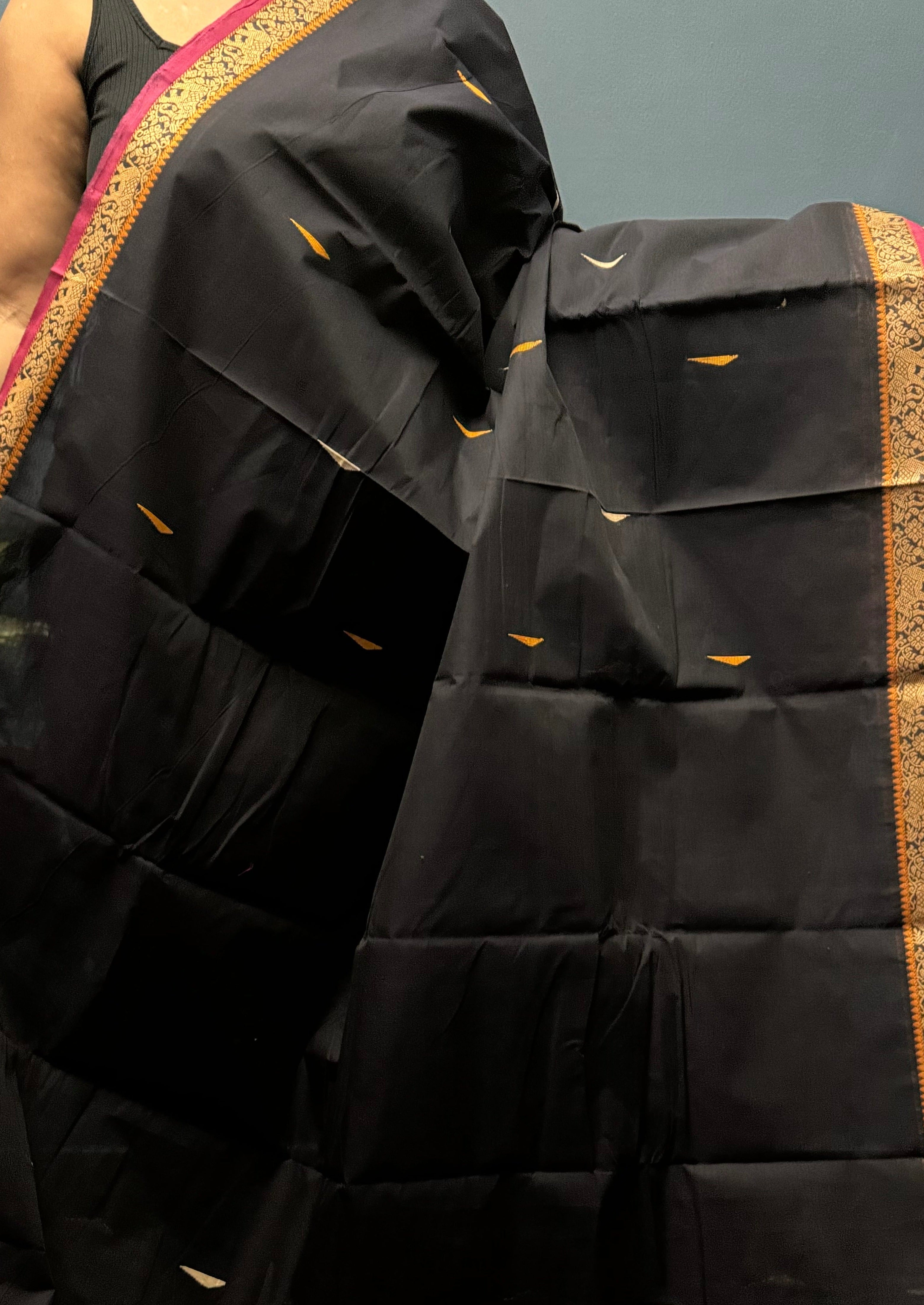 Black Rain Drop Small Border Chettinadu Cotton Saree